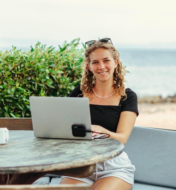 digital-nomad-8575521_1920